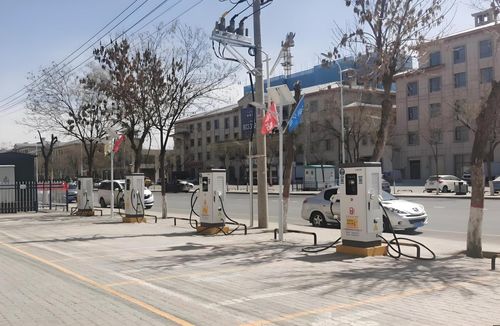 के बारे में नवीनतम कंपनी समाचार डोर एनर्जी ने ग्लोबल ईवी चार्जिंग समाधान लॉन्च किए: मोबाइल कार चार्जर और पोर्टेबल ईवी चार्जर